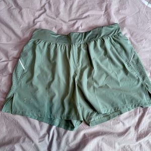 UA Tech Shorts - Men’s XL